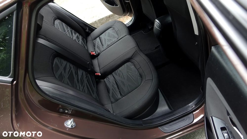 Kia Ceed - 12