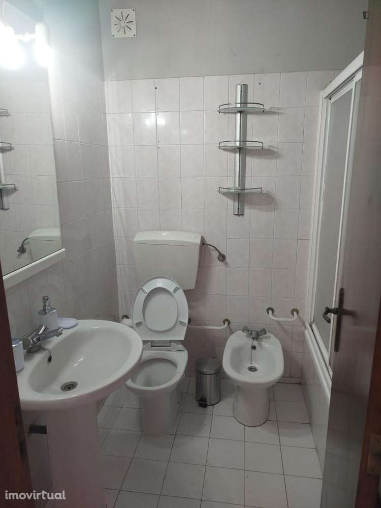 Quarto - localizado em Setubal - Grande imagem: 2/11