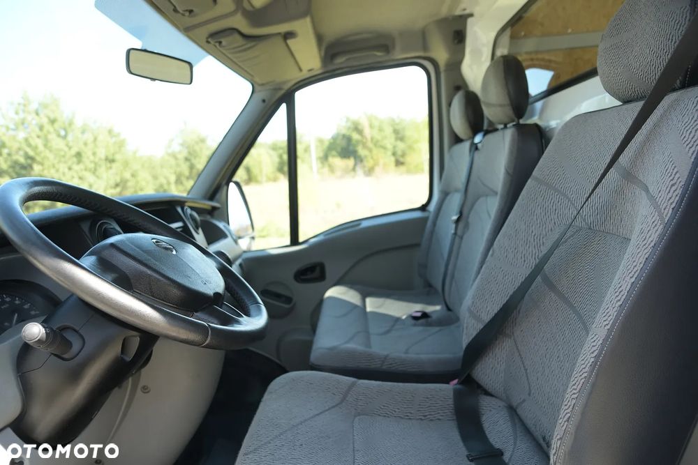 Nissan INTERSTAR 2.5 dci 120KM * Z Belgii * 194 000 km * KLIMA * SUPER STAN! - 24