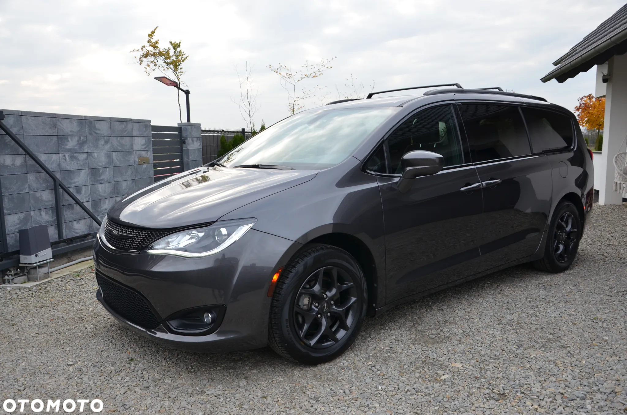 Chrysler Pacifica - 31