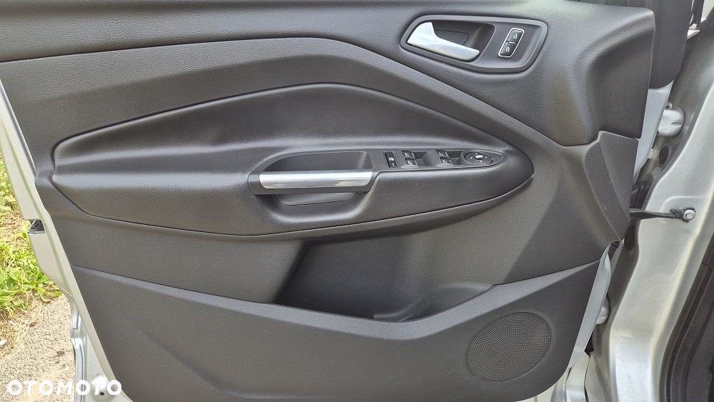 Ford Kuga - 13