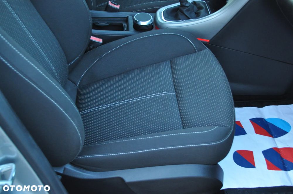 Opel Astra 1.4 Turbo Design Edition - 27