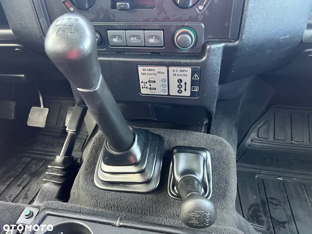 Land Rover Defender 90 DPF SE - 24