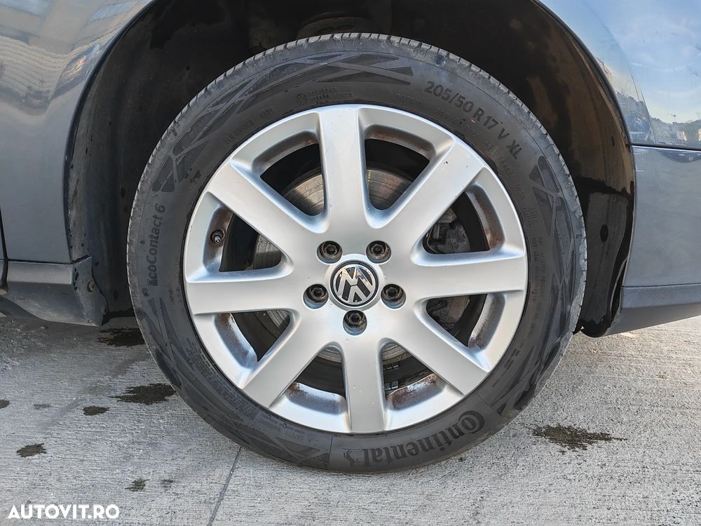 Volkswagen Passat - 20