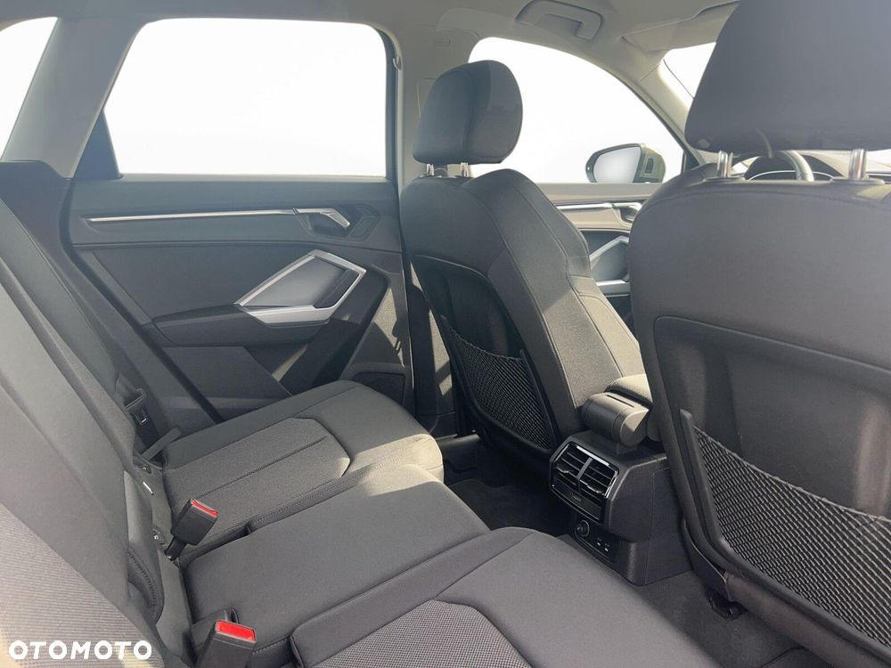 Audi Q3 - 18