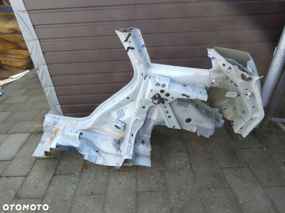 VOLVO XC60 II BŁOTNIK ĆWIARTKA PRAWY TYŁ TYLNY - 2