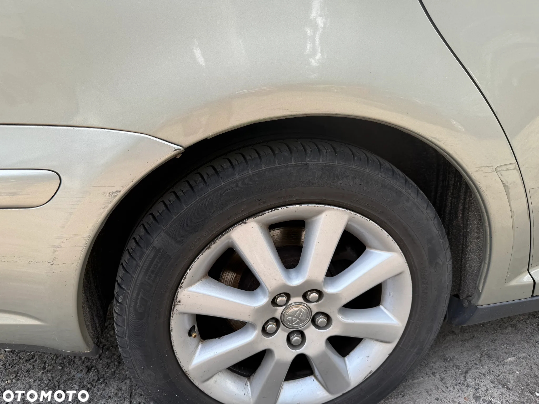 Toyota Avensis - 23