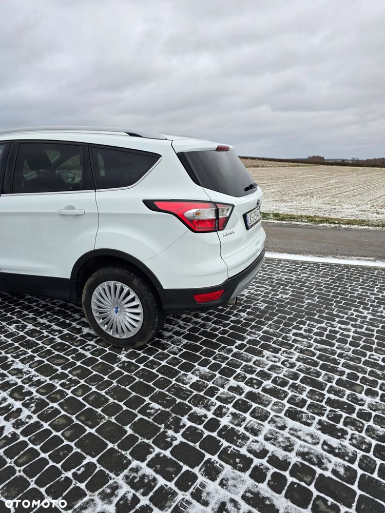 Ford Kuga 2.0 TDCi 4x4 Titanium - 4