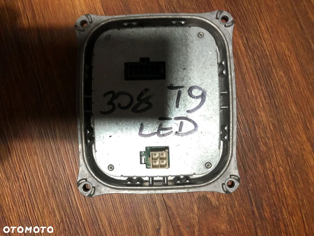 Przetwornica  FULL LED PEUGEOT 308 II 130732940400 - 2