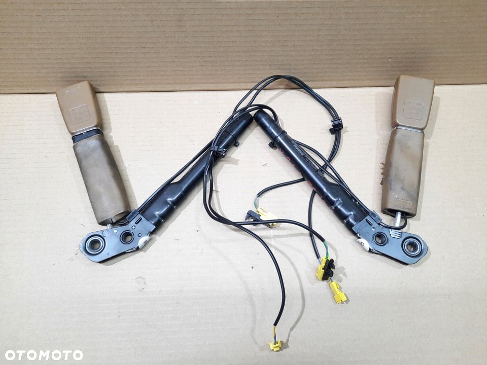 MERCEDES W221 LIFT W216 NAPINACZ PASA PRZOD PRZEDN - 1