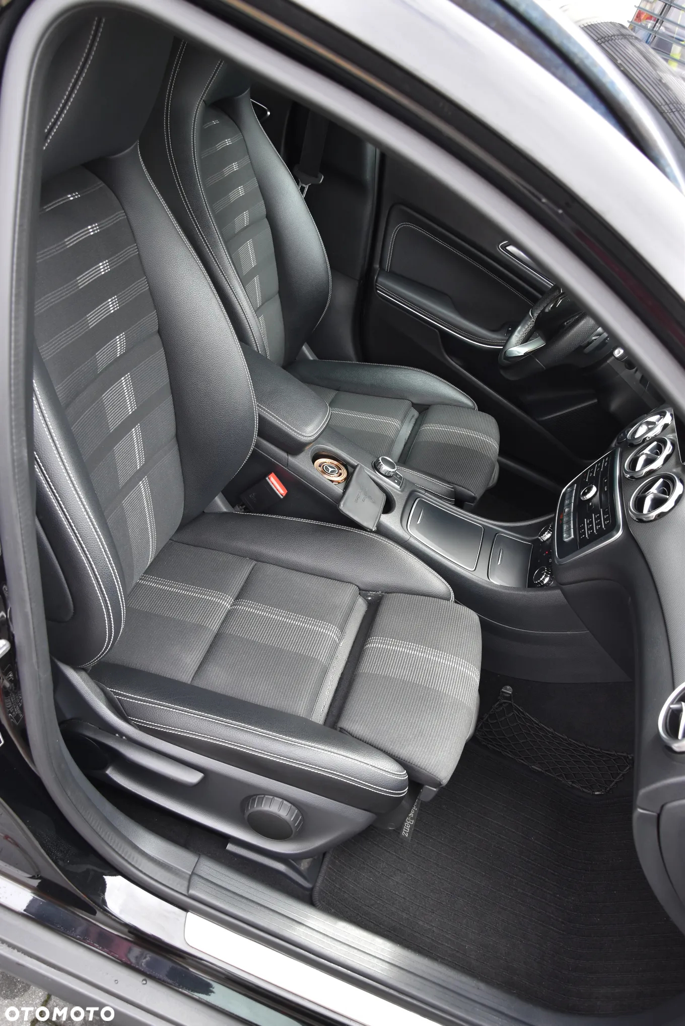 Mercedes-Benz GLA 180 CDI 7G-DCT Edition 1 - 19