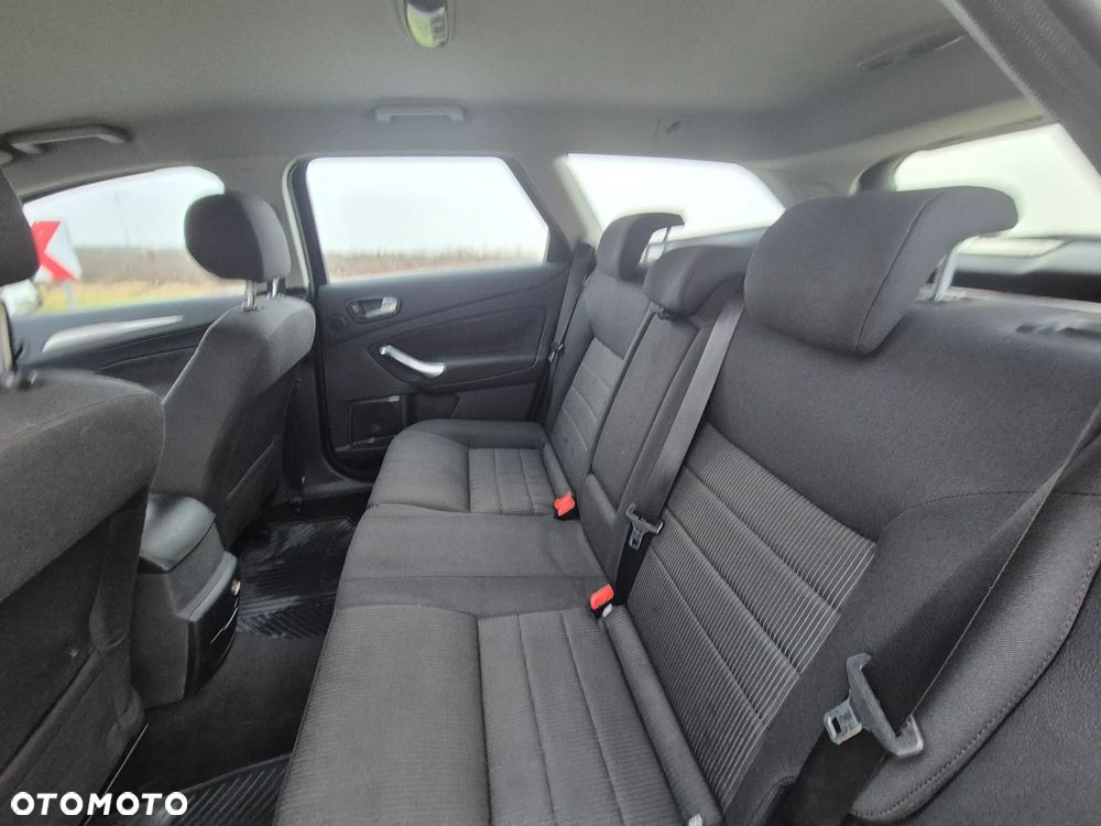 Ford Mondeo 2.0 FF Titanium - 23