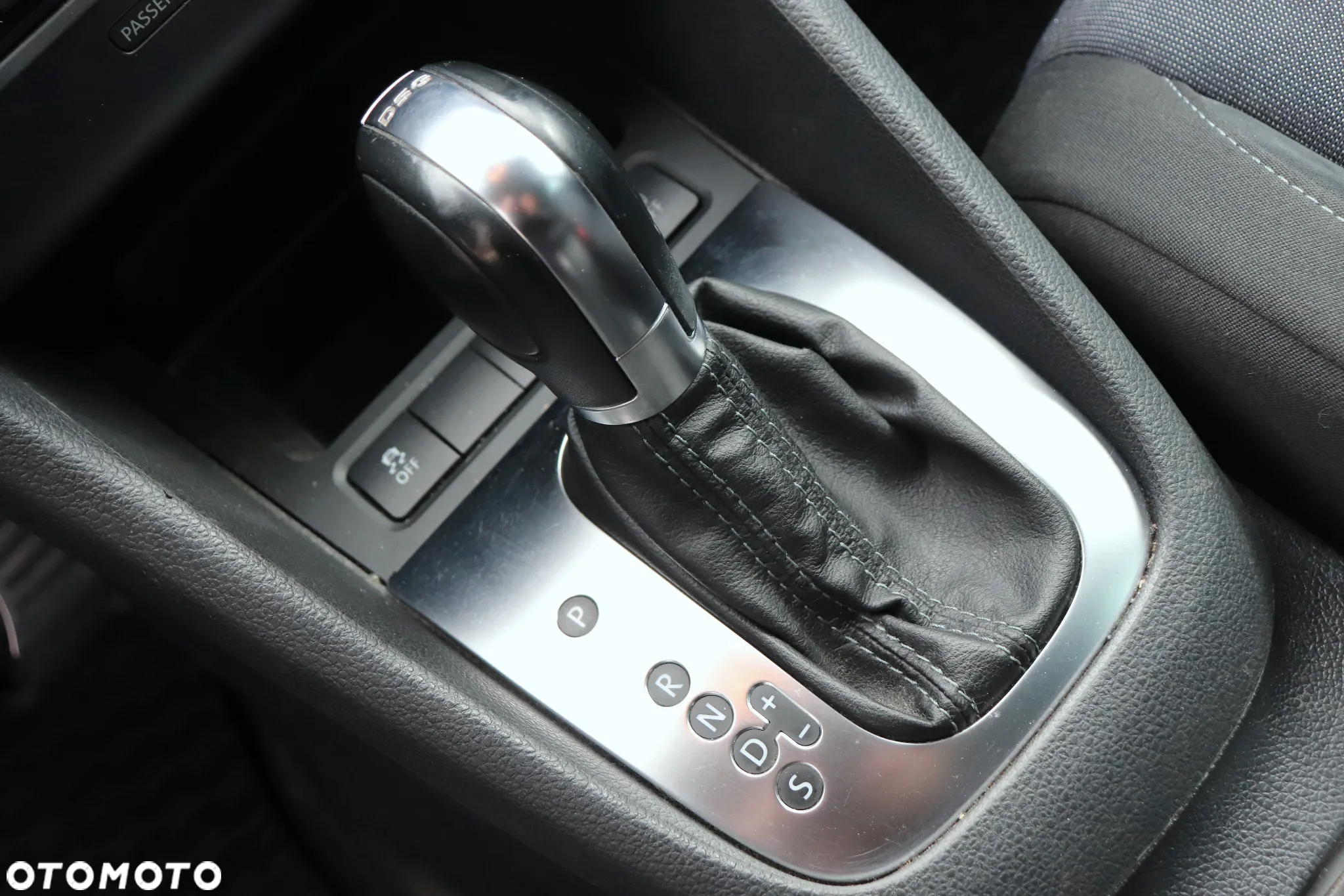 Volkswagen Golf - 23