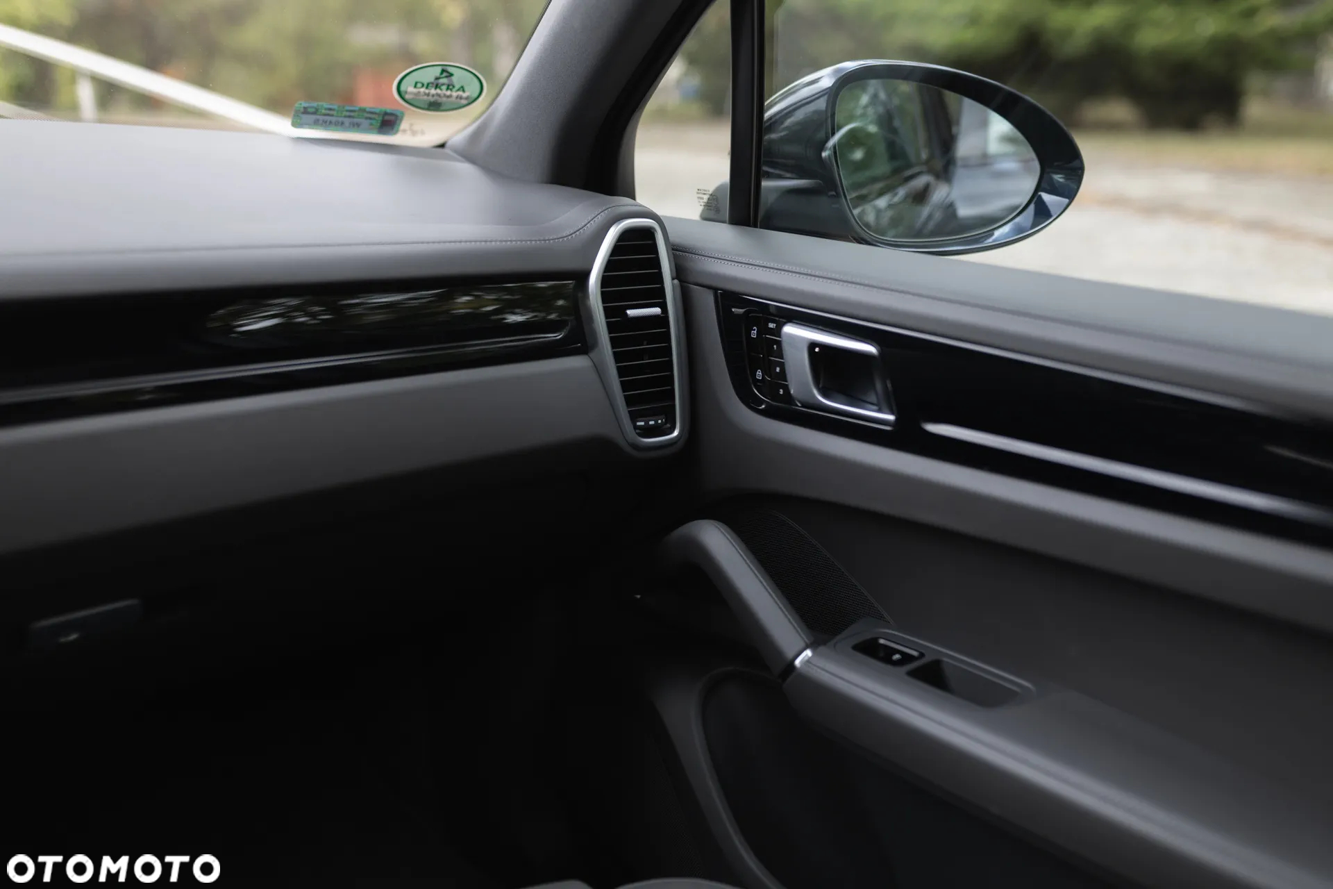 Porsche Cayenne Standard - 17