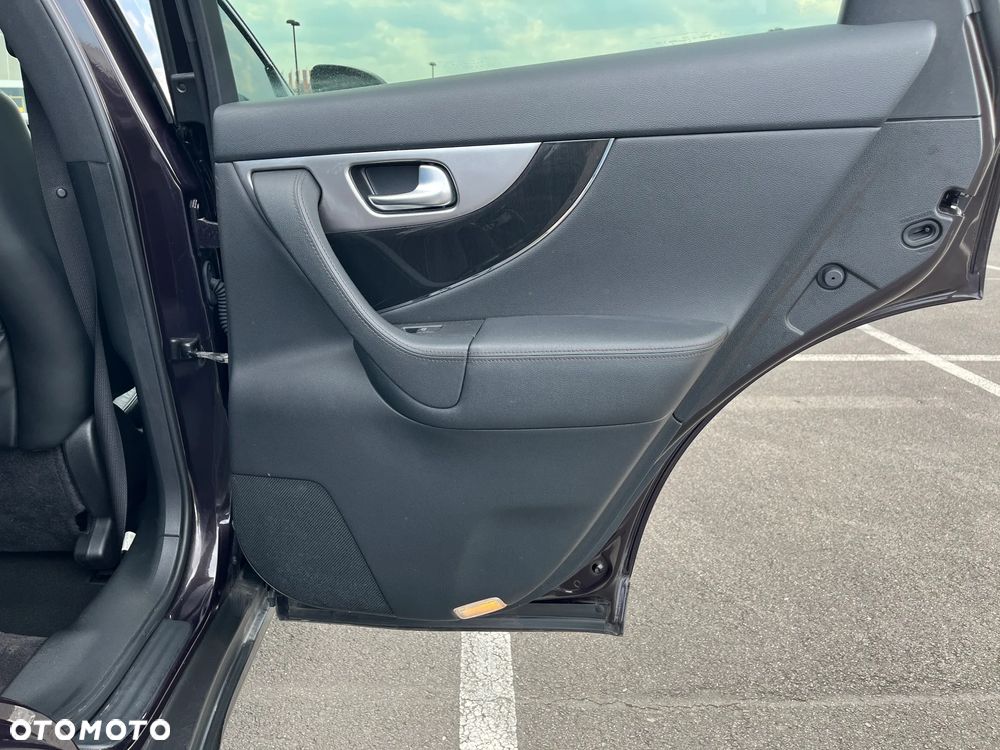 Infiniti QX70 3.0d S - 23