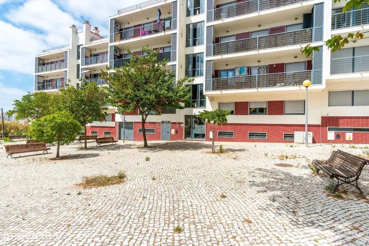 T2 na Charneca de Caparica com Parqueamento - Grande imagem: 4/16