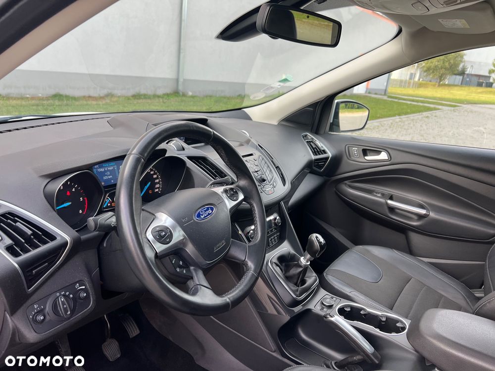 Ford Kuga 2.0 TDCi 2x4 Titanium - 19