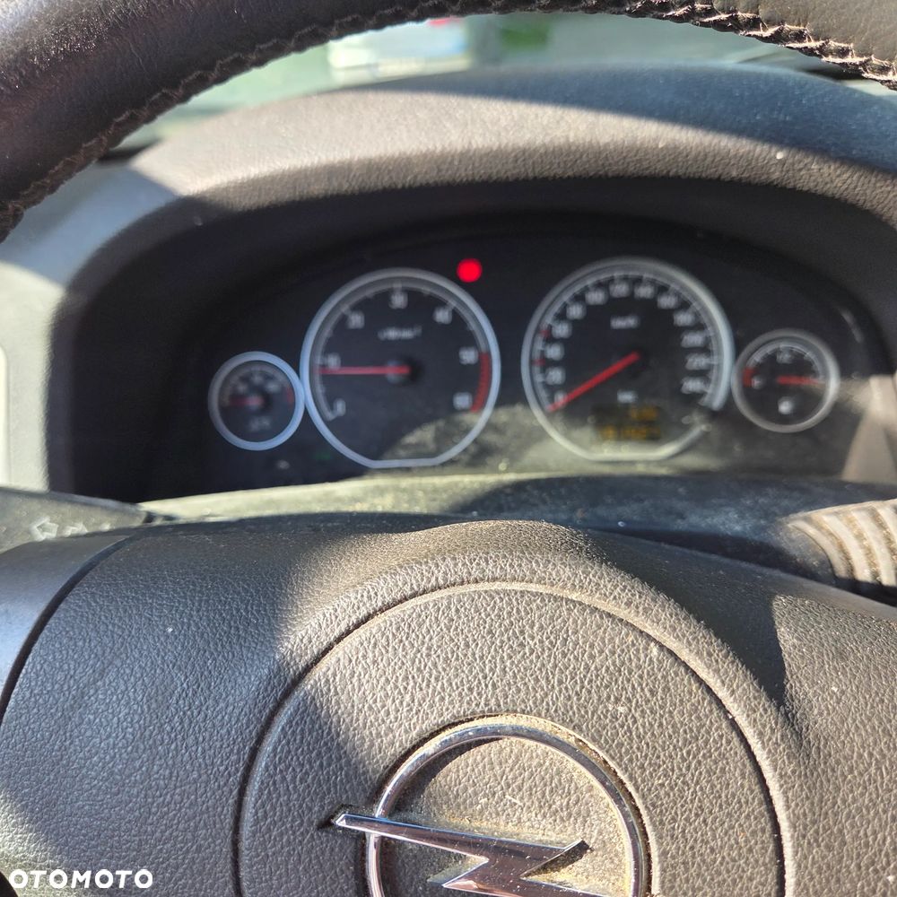 Opel Vectra 1.9 CDTI Essentia - 5