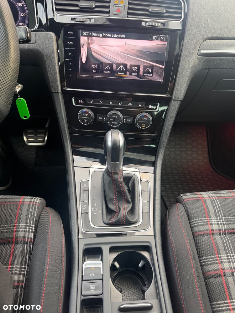 Volkswagen Golf GTI (BlueMotion Technology) DSG - 23