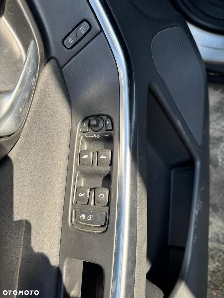 Volvo XC 60 T5 Powershift Momentum - 16