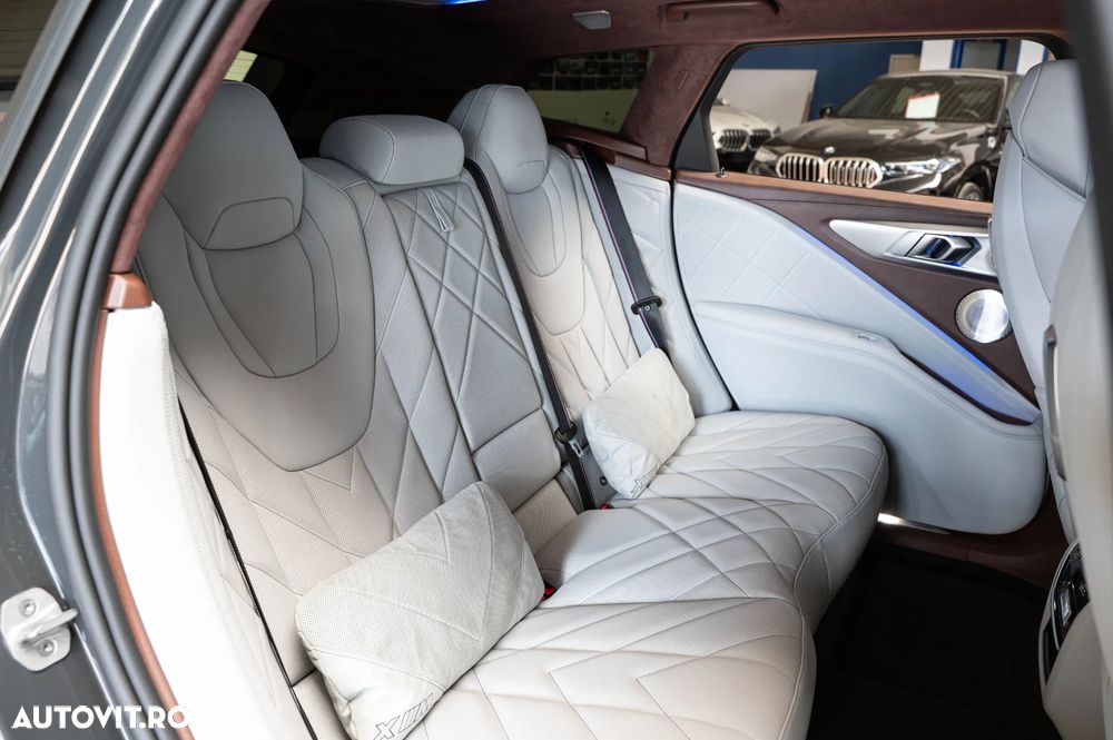 BMW XM 50e - 33