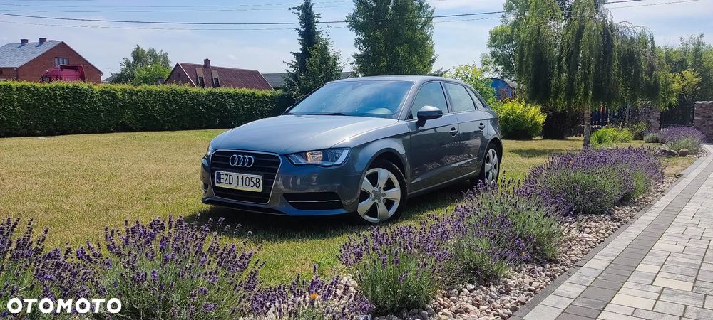 Audi A3 Sportback - 1