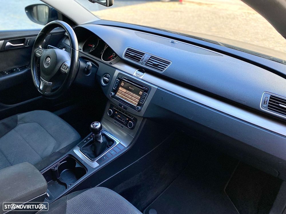 VW Passat Variant 1.6 TDI BlueMotion - 20