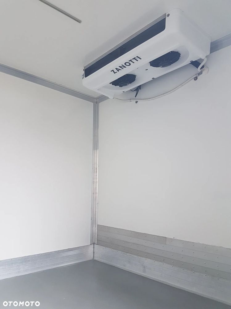 Renault MASTER CHŁODNIA AGREGAT 6EP IZOTERMA 3,33x2,11x2,00 KLIMA DMC 3500 KG MANUAL KRAJOWY - 6