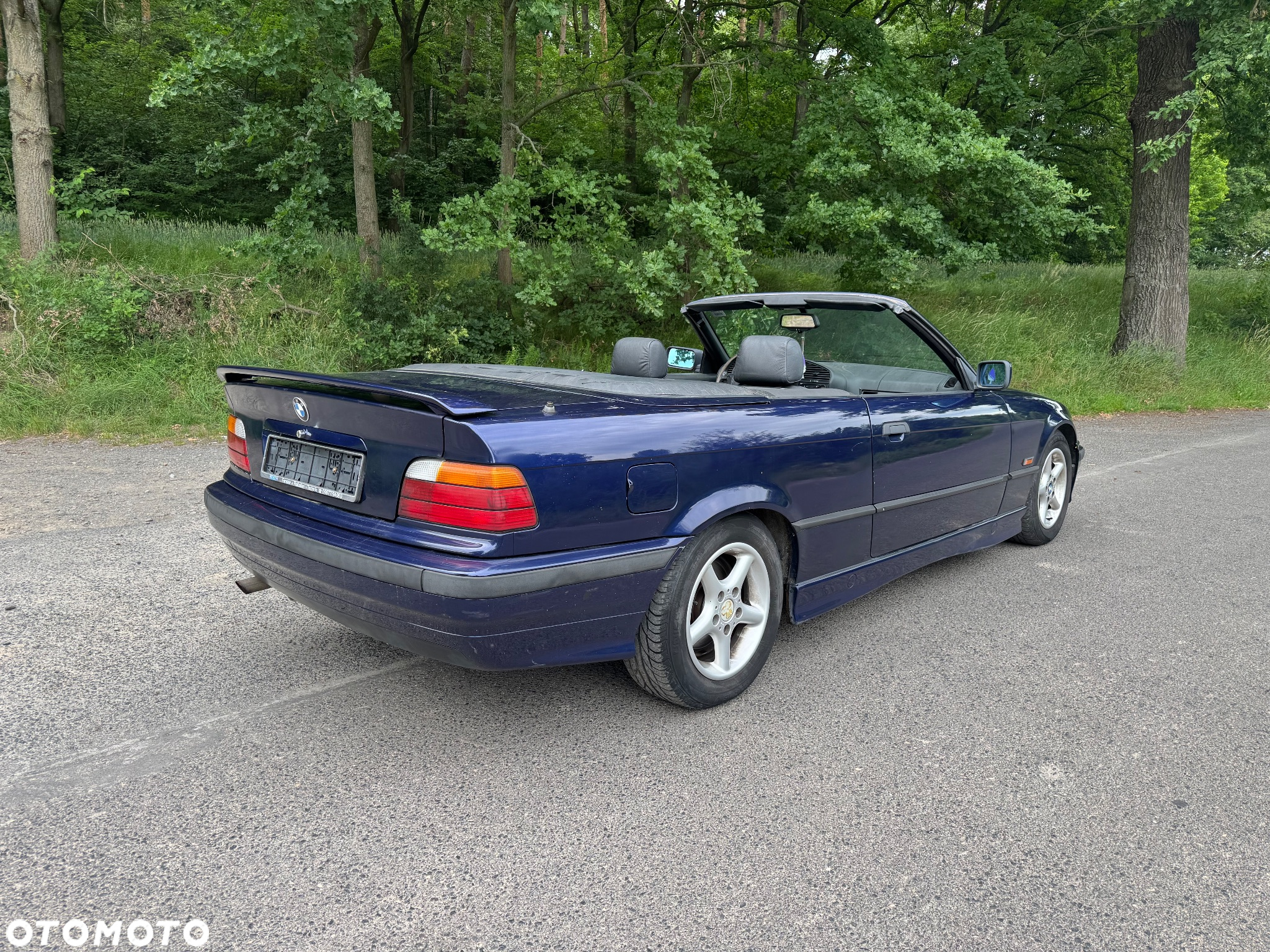 BMW Seria 3 318i Cabriolet - 9