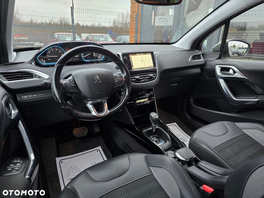 Peugeot 2008 1.2 Pure Tech Allure S&S EAT6 - 17