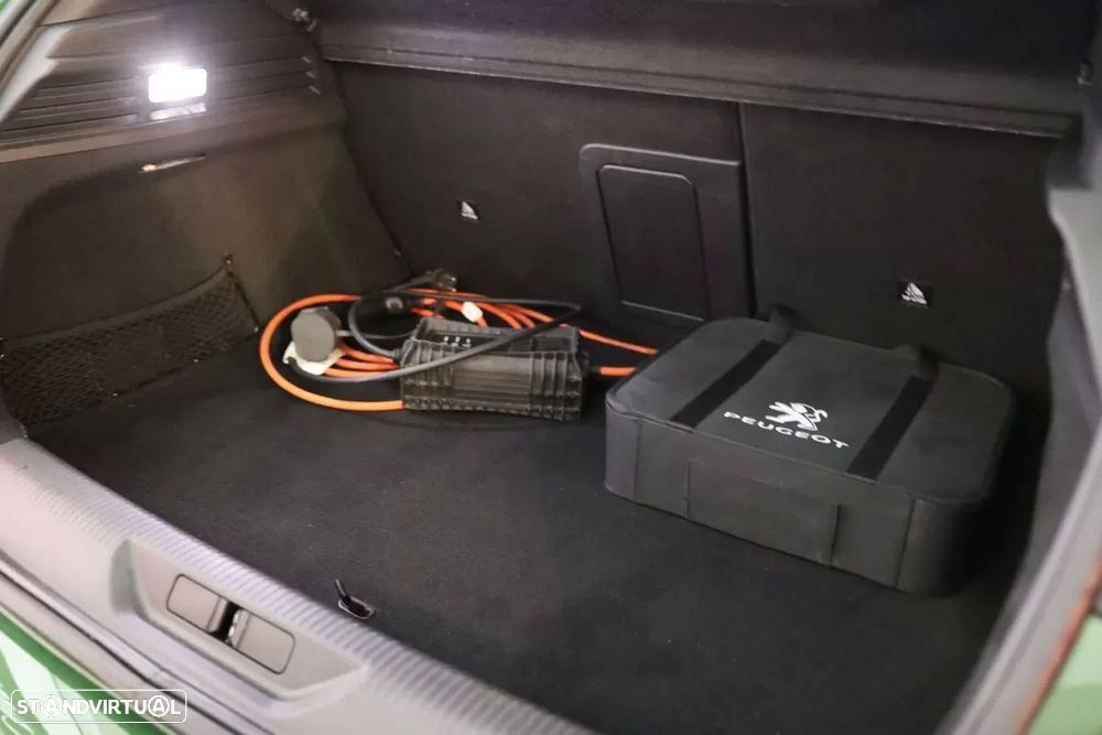 Peugeot 308 225 e-EAT8 GT - 31