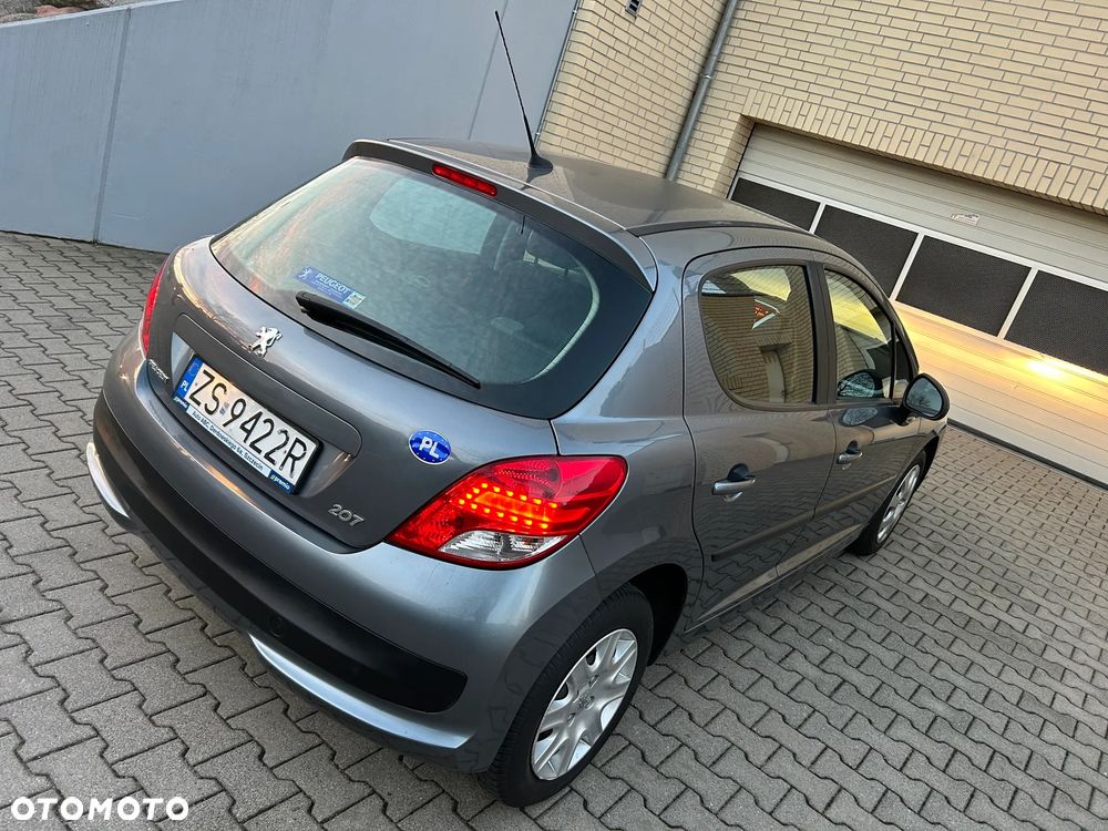 Peugeot 207 - 12