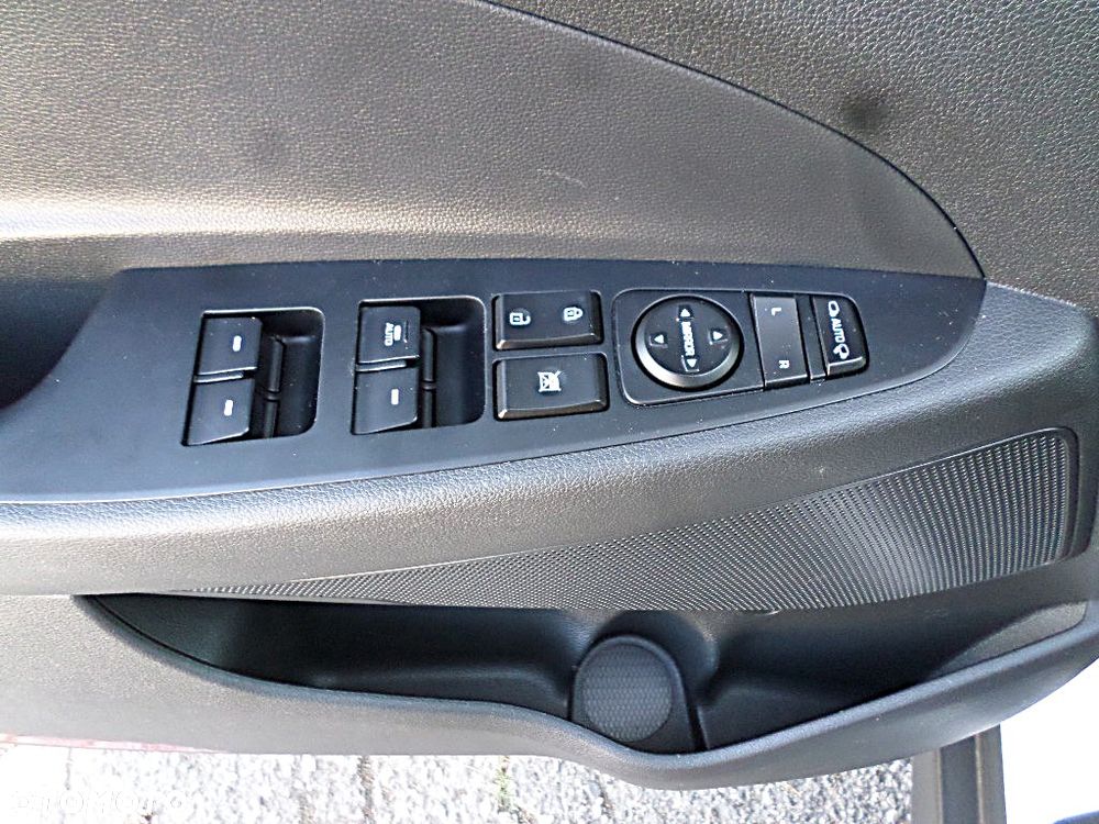 Hyundai Tucson 1.6 GDI BlueDrive Style 2WD - 22