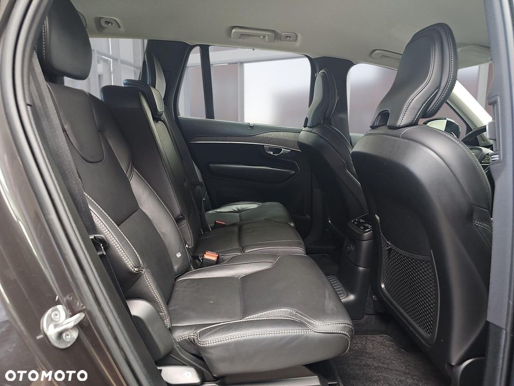 Volvo XC 90 T8 AWD Plug-In Hybrid Plus Dark 7os - 13