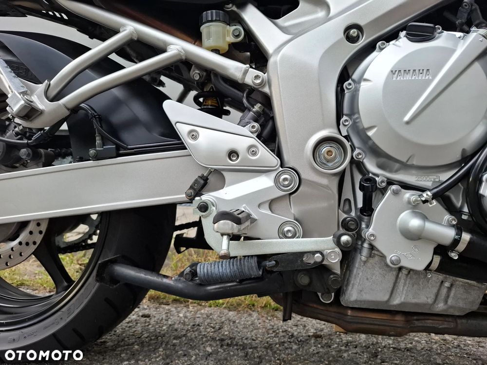 Yamaha FZ6 - 23