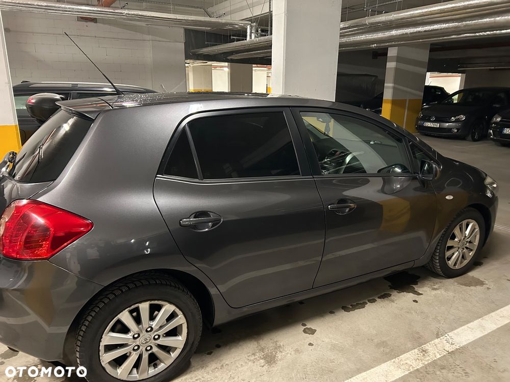 Toyota Auris 2.0 D-4D Sol - 2