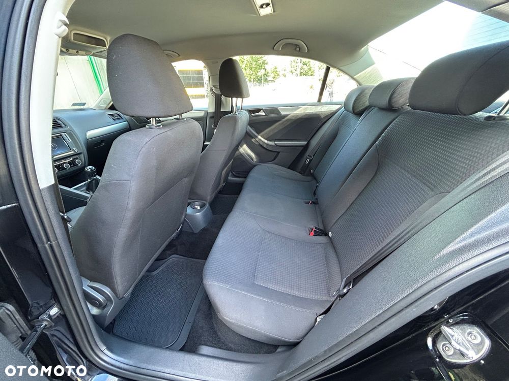 Volkswagen Jetta 2.0 TDI DPF BMT Trendline - 15