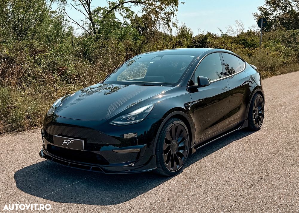 Tesla Model Y AWD Performance - 1