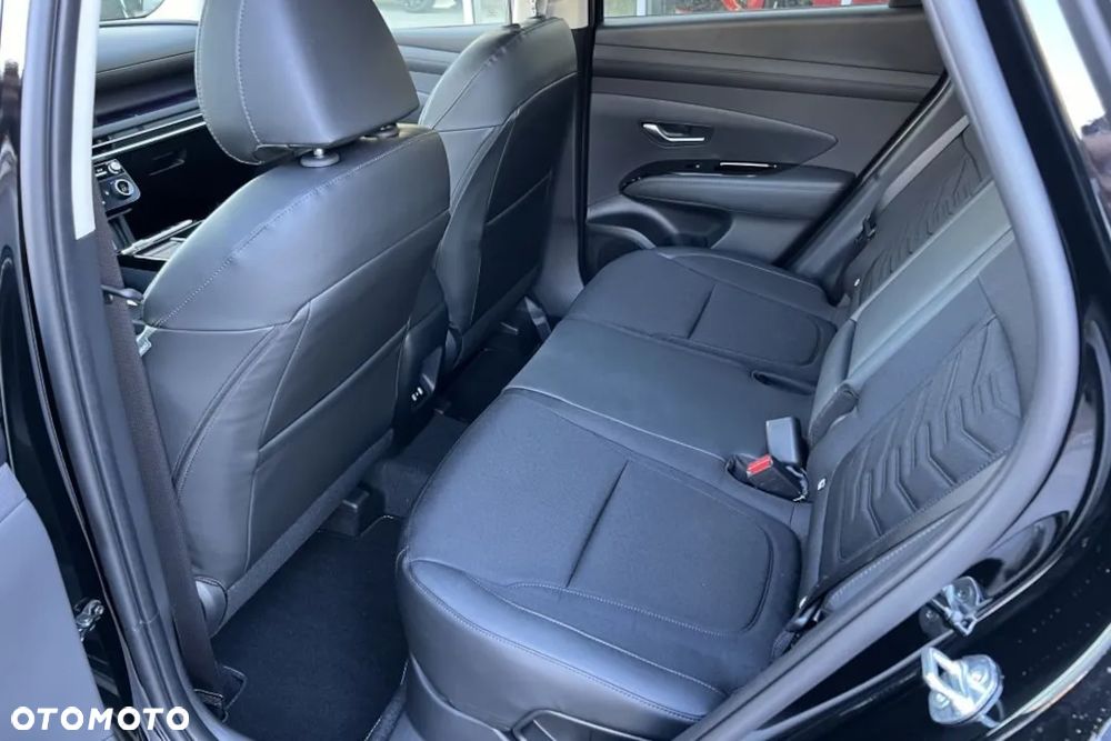 Hyundai Tucson 1.6 T-GDi HEV Executive 2WD - 12