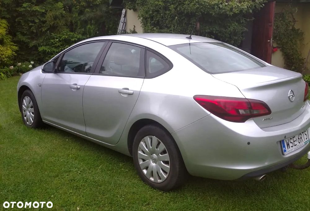 Opel Astra 1.4 T Active - 4