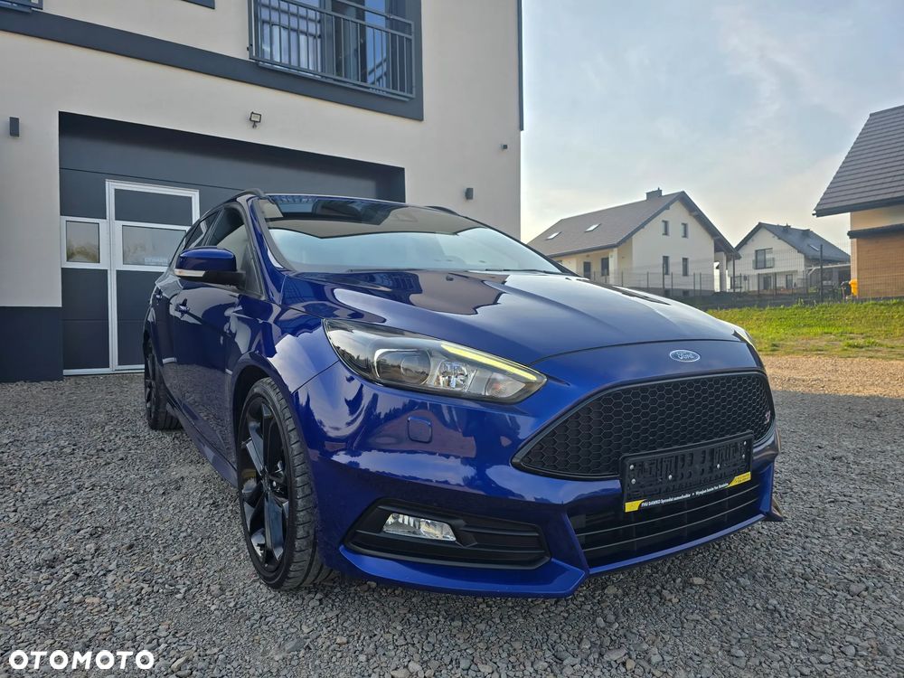 Ford Focus 2.0 EcoBoost ST mit Leder-Exclusiv-Paket - 11