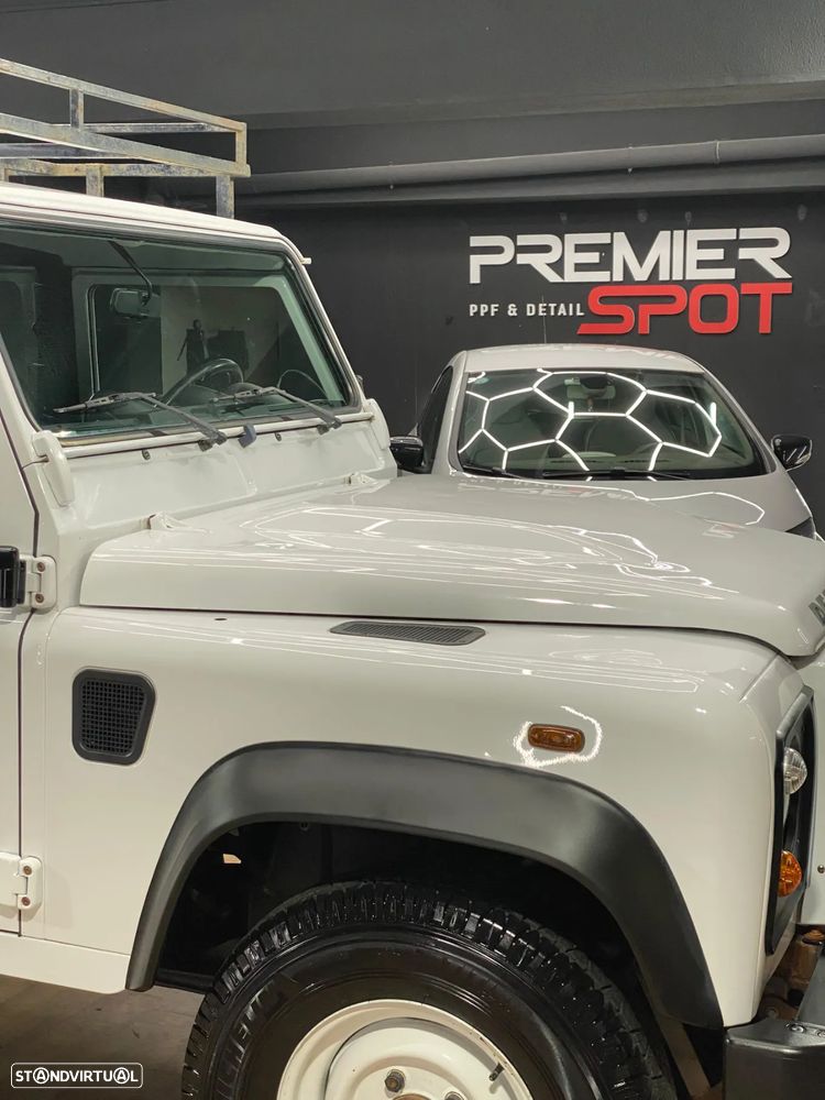 Land Rover Defender 110 DPF E - 4