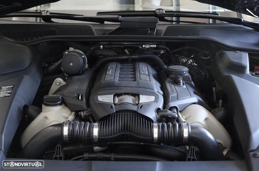 Porsche Cayenne Turbo - 11