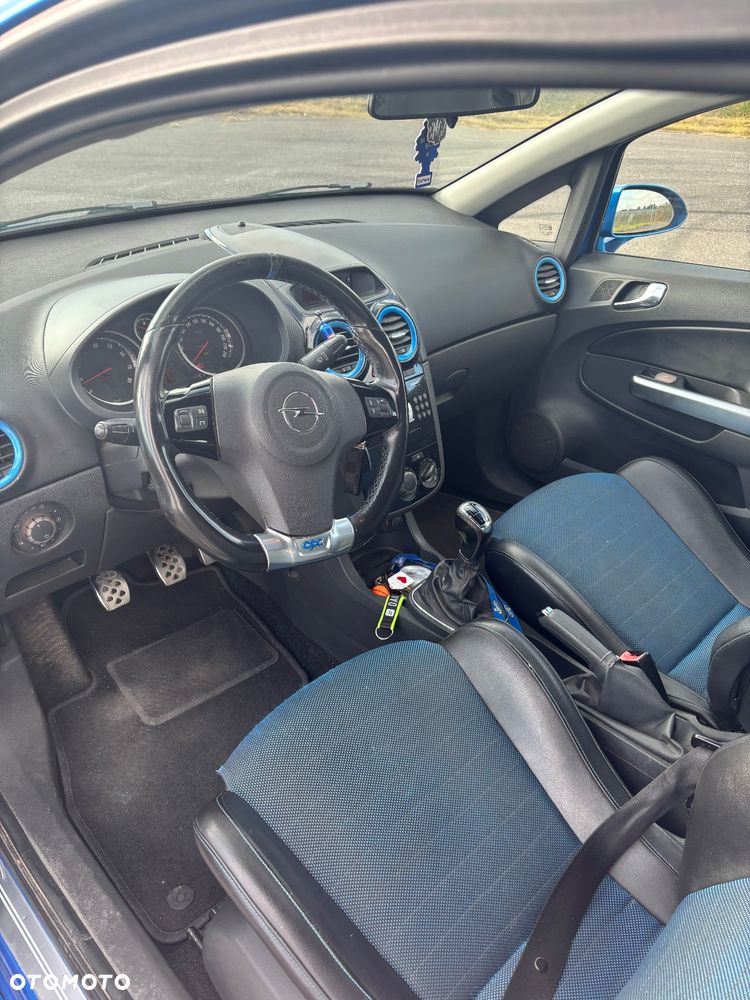 Opel Corsa 1.6T OPC - 8