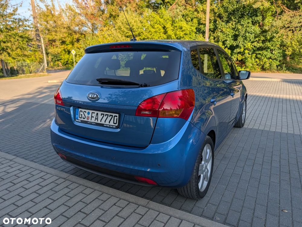 Kia Venga 1.6 L - 11