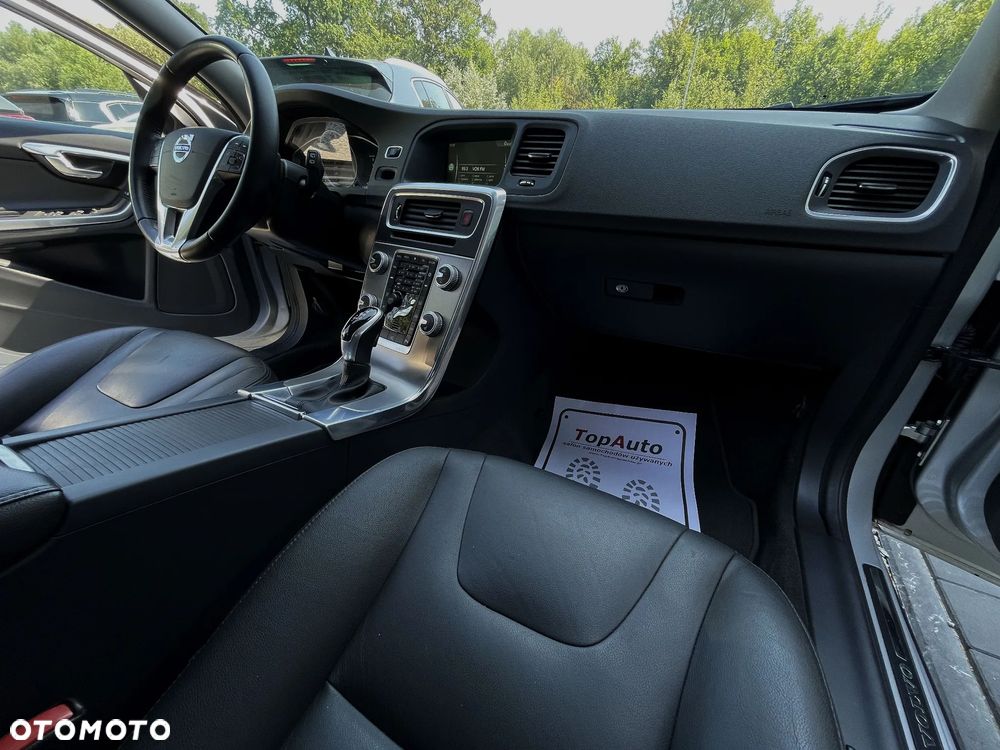 Volvo V60 D4 Geartronic Momentum - 17
