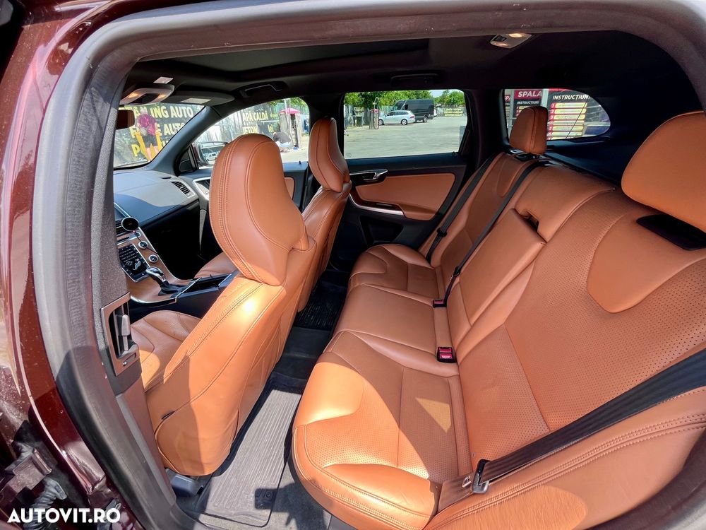 Volvo XC 60 D5AWD Summum - 10