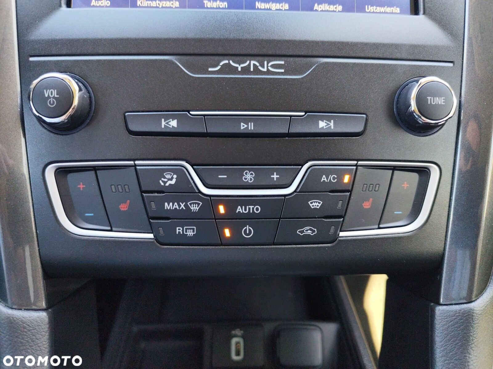 Ford Mondeo - 28
