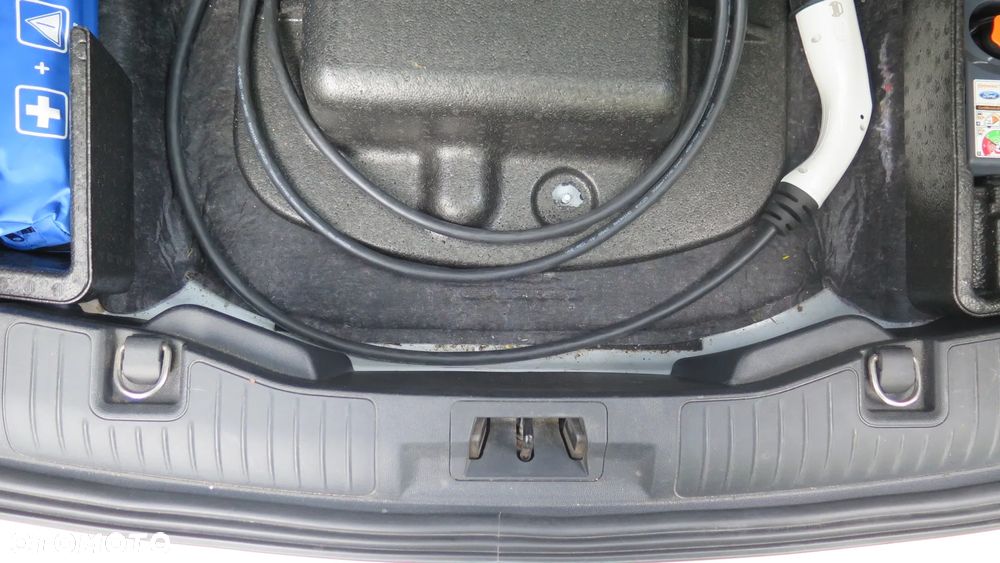 Ford Kuga 2.5P PHEV FWD Titanium - 37