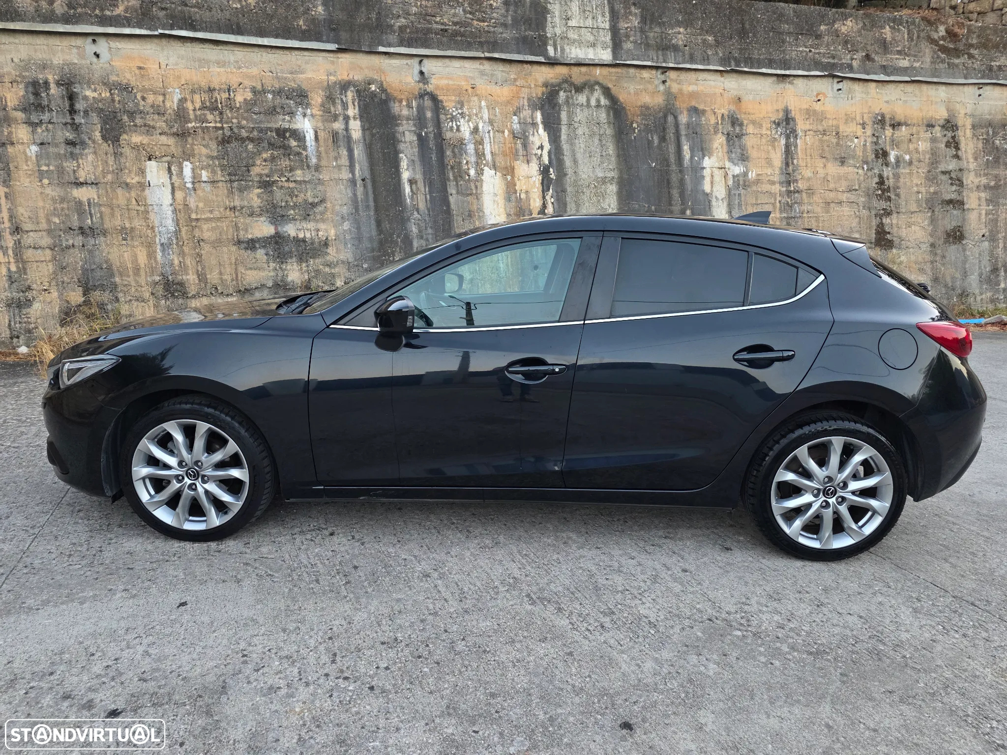 Mazda 3 1.5 Sky-D Excellence Pack HT Navi - 2